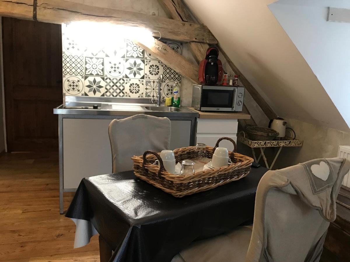 Bed and Breakfast Aux Logis De La Solre Ferrière-la-Petite Esterno foto