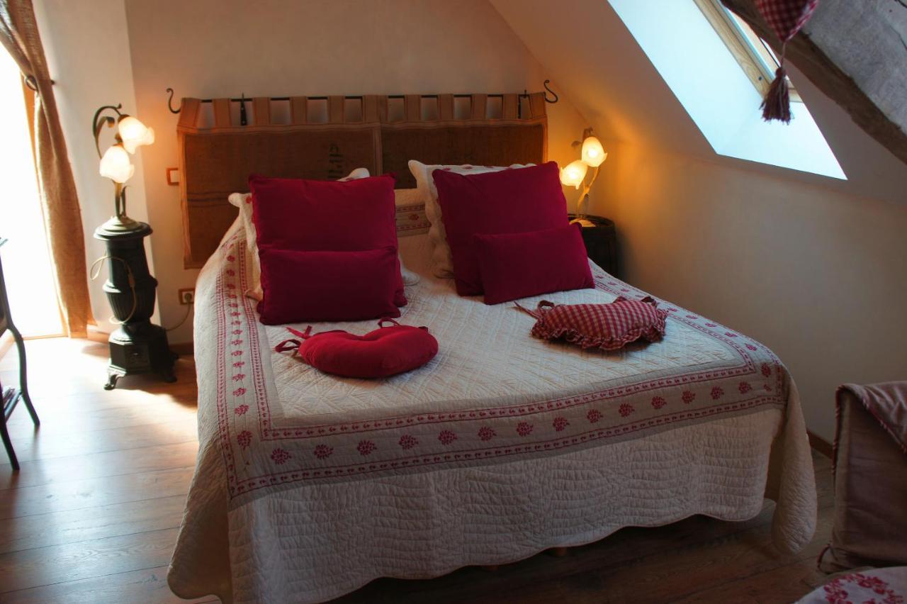 Bed and Breakfast Aux Logis De La Solre Ferrière-la-Petite Esterno foto