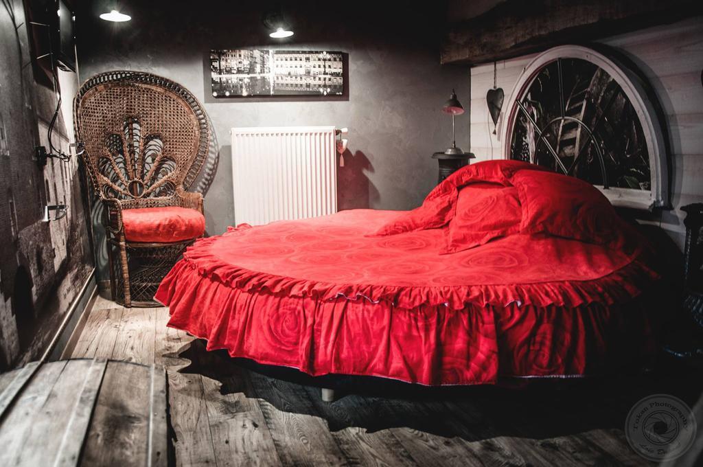 Bed and Breakfast Aux Logis De La Solre Ferrière-la-Petite Camera foto