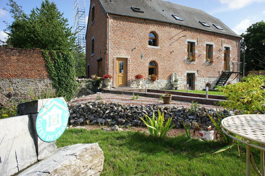 Bed and Breakfast Aux Logis De La Solre Ferrière-la-Petite Esterno foto