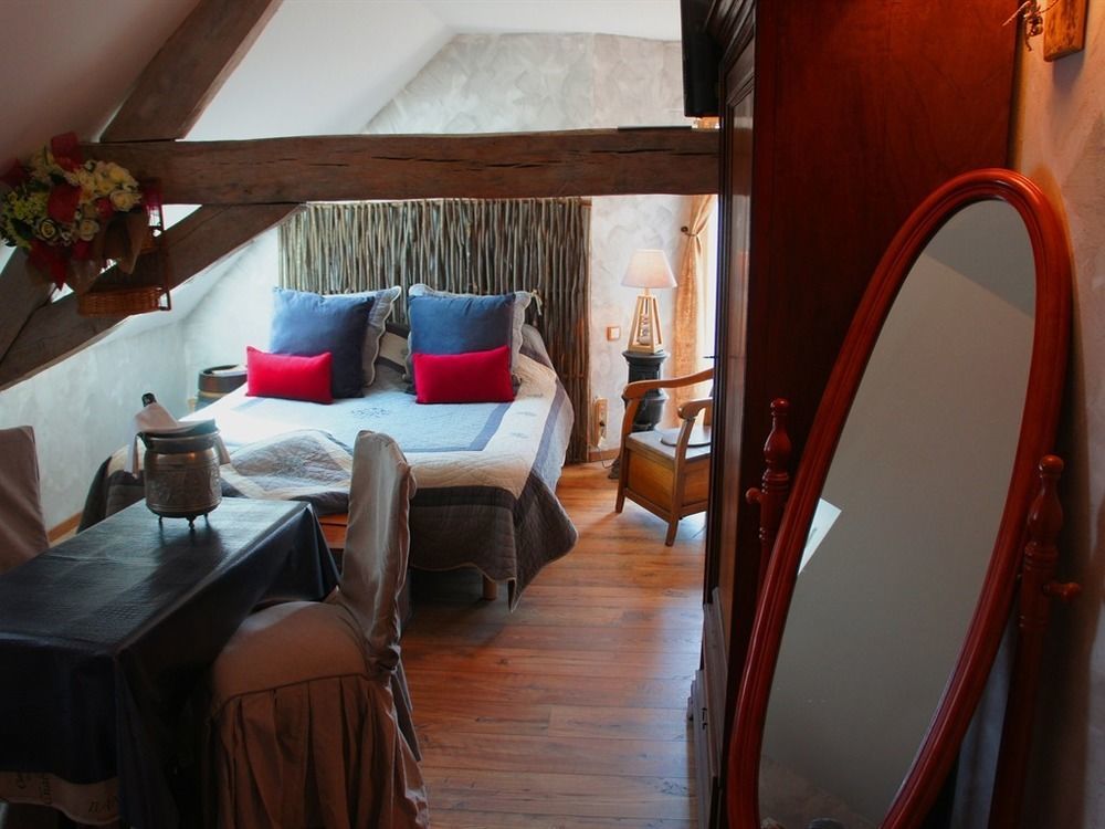 Bed and Breakfast Aux Logis De La Solre Ferrière-la-Petite Esterno foto